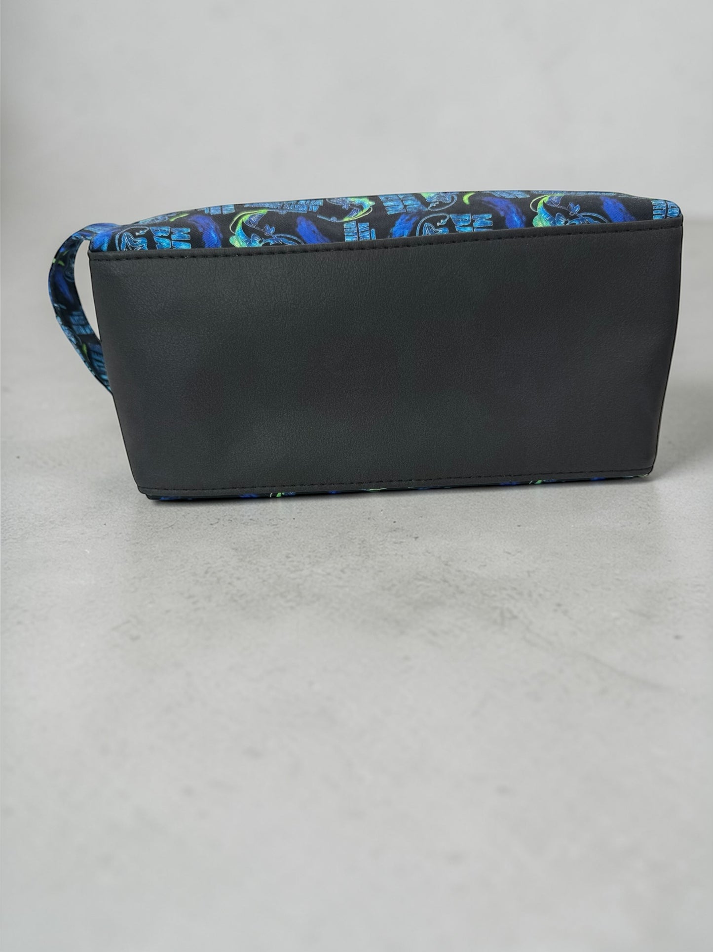 Master baiter toiletry bag