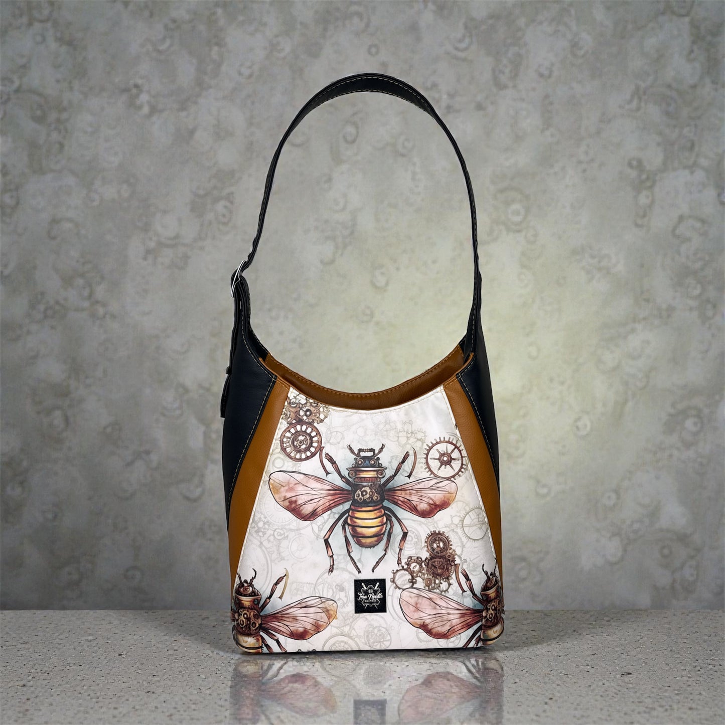 Steampunk bee Adena shoulder bag