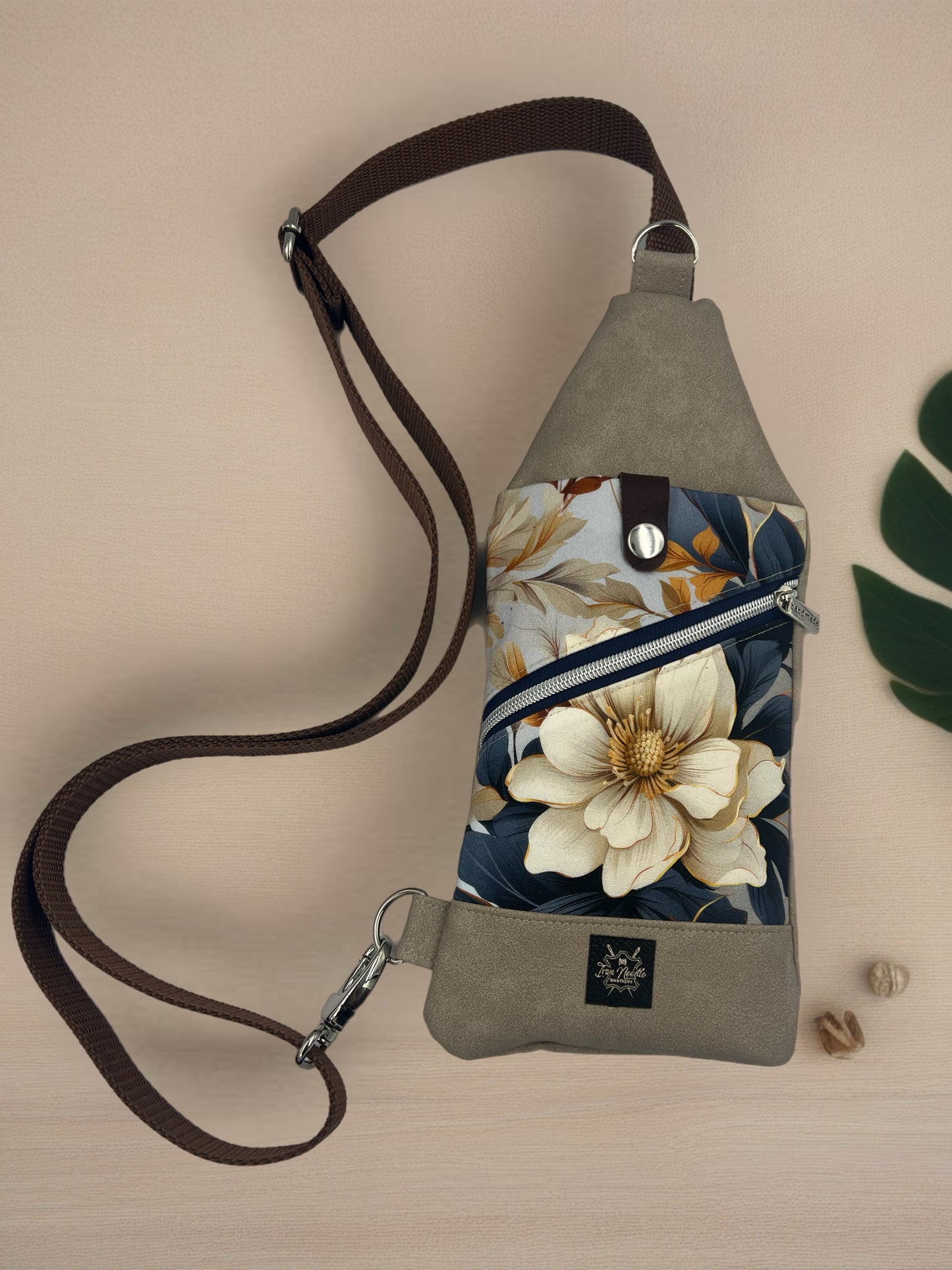 Beige/flower travel sling