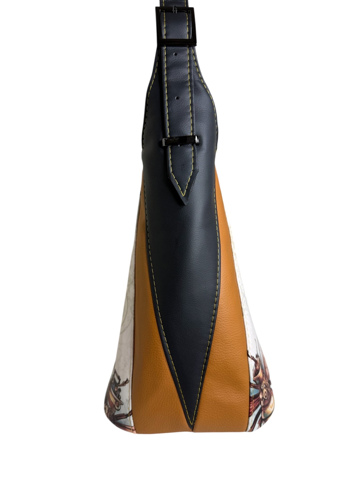 Steampunk bee Adena shoulder bag