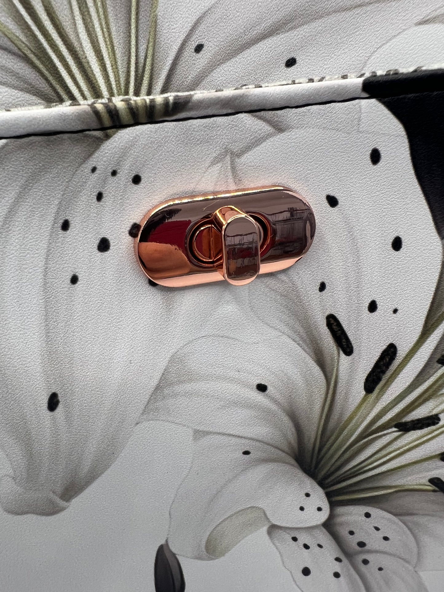 White Lily Zenaida backpack